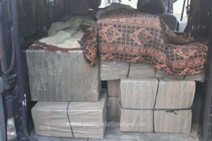 FOTO. Prins cu ţigări de peste 120.000 de lei. Poliţiştii i-au confiscat maşina