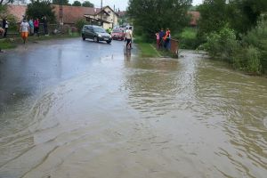 UPDATE FOTO VIDEO Inundaţii la Șelimbăr, Agnita, Nou Roman, Marpod şi Glâmboaca
