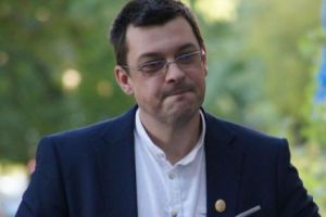 Raetchi cere stoparea deplasărilor premierului Dăncilă: „A fost cea mai mare ruşine din istoria diplomaţiei române”