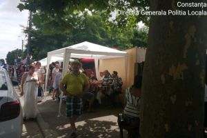 Mai multe persoane aflate la un 