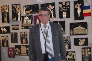 FOTO: Albaiulianul Cornel Crişan, face artă din paie. Tablourile sunt lucrate pentru Centenarul Marii Uniri