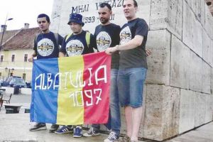 FOTO: “Unirea, tu eşti iubirea, pentru oraşul Alba Iulia”! Răzvan Magda, suporterul „alb-negrilor” pentru care „Unirea” este totul!
