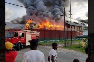 EVADARE spectaculoasă din ÎNCHISOARE. 160 de deţinuţi evadaţi