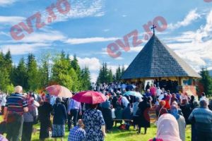 Idei la înălţimea vulturilor dezbătute în taberele organizate de Mănăstirea Oaşa