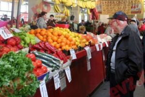 ANCHETĂ EvZ. Filiera Bulgărească inundă România cu legume şi fructe otrăvite cu pesticide