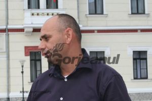 Bărbatul care l-a agresat pe fratele primarului din Slivileşti, liber după o noapte petrecută în arest