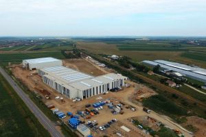 FOTO/VIDEO. Noua fabrică din Medieşu Aurit, aproape de finalizare. Imagini spectaculoase