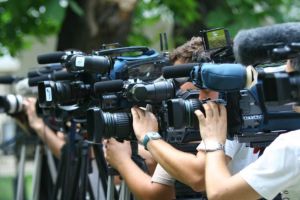 Mergeţi, bă, la muncă!… PRIMARUL DE LA TIMIȘOARA A AVUT DREPTATE – ZIARIȘTI? NU – ASISTAȚI SOCIAL!…