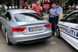 Șoferul maşinii cu numere M..E PSD a rămas fără permis şi fără plăcuţe de înmatriculare
