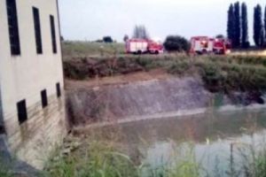 O româncă era să se înece în Italia, încercând să îşi salveze câinele