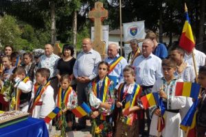 Ceremonie de comemorare a eroilor din Primul Război Mondial, la Arefu