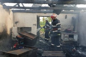 FOTOGALERIE. Incendii de amploare în judeţul Satu Mare. Intervenţie în forţă a pompierilor