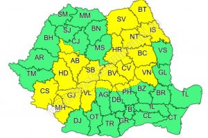 Luna lui Cuptor se încheie tot cu precipitaţii! Cod Galben în zona montană