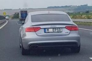 Suedia scapa PSD de rusine si retrage numerele masinii care a facut inconjurul lumii