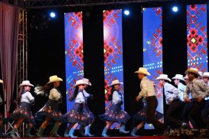 ”Nunta Zamfirei”: Gală a folclorului în ultima seară de festival (VIDEO)