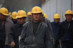 Patronii din Romania angajeaza masiv muncitori din Asia. Domeniile în care companiile nu găsesc muncitori pe piaţa locală