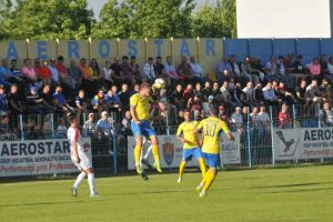 „Aviatorii” nu se văd pe „sticlă” la debut