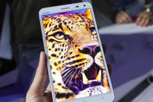 Gata! SE INTERZICE utilizarea telefoanelor mobile în şcoli şi licee
