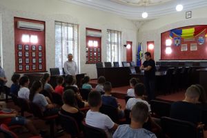 Copii din Cernăuţi au vizitat Primăria Municipiului Râmnicu Vâlcea