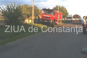 Autoturism cuprins de flacari in Eforie Sud