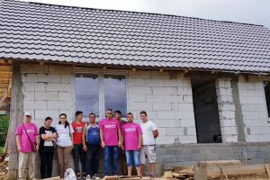 Cu ajutorul oamenilor cu suflet mare