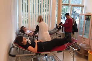 Brad: Medicii invită populaţia să doneze sânge