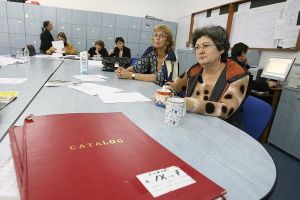 Remuneraţie mai mare pentru 155 de profesori şi inspectori şcolari