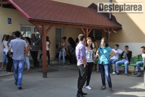 Peste 1.000 de absolvenţi de liceu, în Bac-ul de toamnă