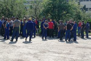 Protest la Mintia. Energeticienii, revoltaţi că CEH nu le-a plătit contribuţiile