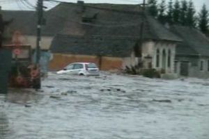 Comuna Belin lovită de inundaţii – 100 de familii izolate