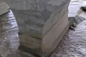 Infrastructura CFR este DISTRUSĂ. Un pod de pe Valea Prahovei este o BOMBĂ cu CEAS „Să aprindem LUÂNĂRILE. Suntem în PERICOL”