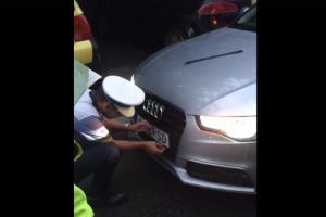 Soferul autoturismului inmatriculat in Suedia cu numere personalizate, audiat la Politia Rutiera. Ce a declarat barbatul