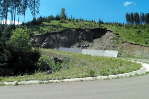 CJ Suceava alocă aproape şase milioane de lei pentru stabilizarea versanţilor de pe Transrarău