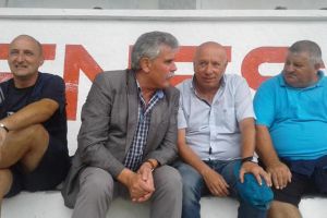 Fostul mare internaţional Aurică Ţicleanu, spectator de lux la partida ASA Rarău Câmpulung ...