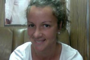 O româncă va merge PE JOS 600 de kilometri! Care este motivul pentru care va străbate opt judeţe