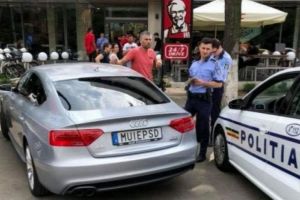 Liderul EUROPOL spune că şoferul maşinii cu numere anti-PSD nu a încălcat legea!