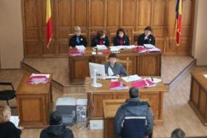 Vâlceni trimişi în judecată de procurorii DNA Piteşti