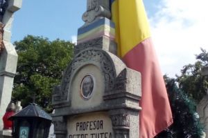 La mormântul lui „Ţuţea românul”…