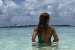 Simona Halep a intrat într-o scurtă vacanţă. Lidera WTA, apariţie în costum de baie