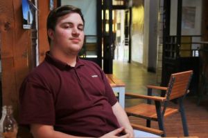 Zorro (Narcis Zamfir) îşi leapădă „masca” şi vorbeşte despre debut: „Nu există teatru făcut cu de-a sila, fiindcă faci asta din iubire pentru teatru şi nu există iubire cu de-a sila”