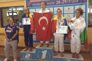 Orădeanca Iasmina Gyoker a câştigat medalia de bronz la întrecerile Campionatului Balcanic de Judo pentru juniori