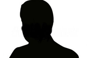 Poveste incredibila a unui recidivist din Neamt:   A pacalit un preot sa-i dea 1.500 de lei, iar seful unui magazin de pompe funebre s-a plimbat degeaba cu un sicriu gol 