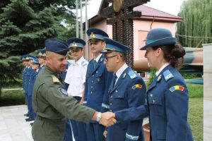 Grade noi pentru aviatorii băcăuani