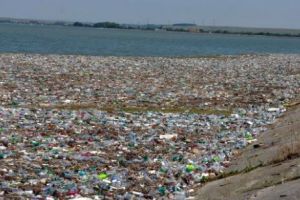 Românii produc şase milioane de tone de gunoi pe an