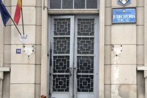 I-a furat iubitei banii din cont