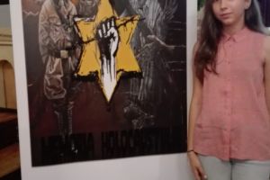 O eleva de la Școala Lucian Grigorescu din Medgidia, pe podiumul Concursului National Memoria Holocaustului