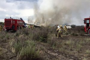 Avion prabusit in Mexic. Peste 100 de persoane erau la bord