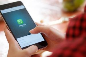WhatsApp a început implementarea facilităţilor care permit video-conferinţa între maximum patru persoane