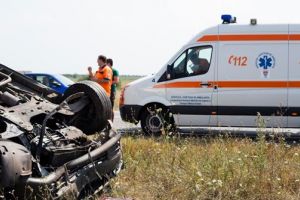 Femeie la spital dupa ce s-a rasturnat cu masina, la Dumbravita