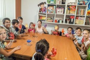 Programul „Eradicare a sărăciei prin educaţie”, la Centrul de zi Baia